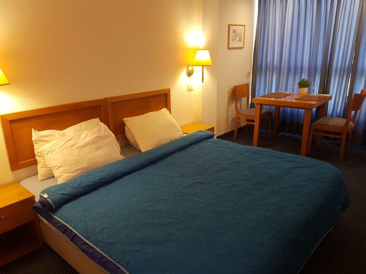 Carmel Mountain Motel Хайфа Екстер'єр фото